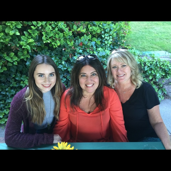 Meet Your Posher, Chris. ❣️❣️POSH AMBASSADOR ❣️❣️ - Picture 7 of 8